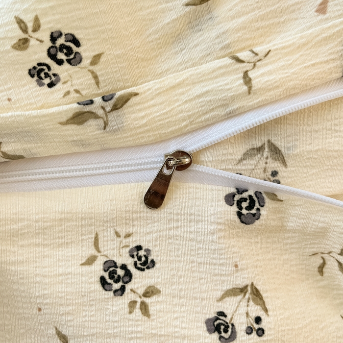 91家纺网 家纺一手货源 找家纺 彩韵家纺 2025新款超柔云感m印花双层纱四件套 快乐时光