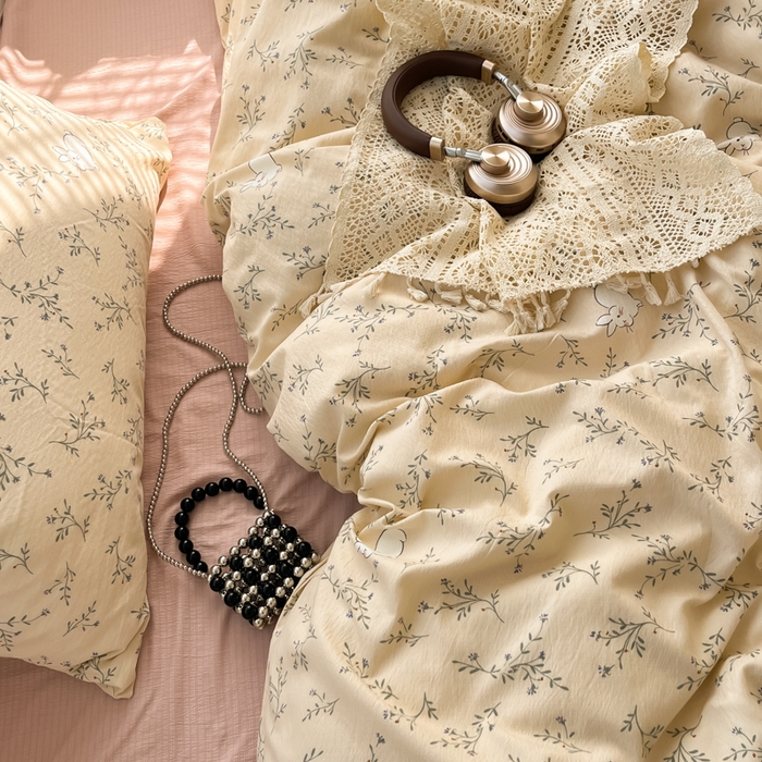 91家纺网 家纺一手货源 找家纺 彩韵家纺 2025新款超柔云感m印花双层纱四件套 迷路兔兔