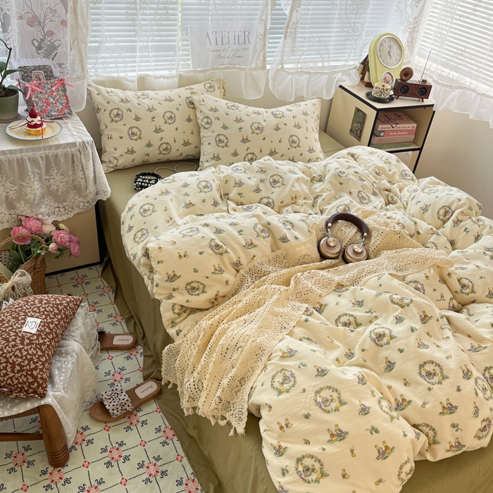 91家纺网 家纺一手货源 找家纺 彩韵家纺 2025新款超柔云感m印花双层纱四件套 兔兔诗园