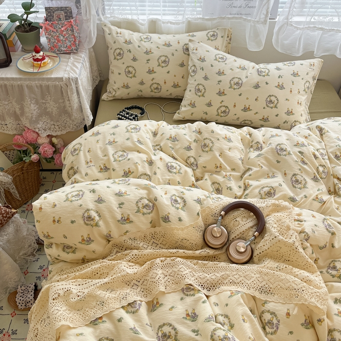 91家纺网 家纺一手货源 找家纺 彩韵家纺 2025新款超柔云感m印花双层纱四件套 兔兔诗园