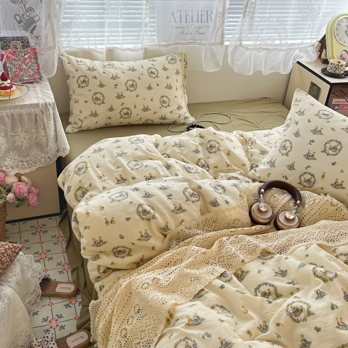 91家纺网 家纺一手货源 找家纺 彩韵家纺 2025新款超柔云感m印花双层纱四件套 兔兔诗园