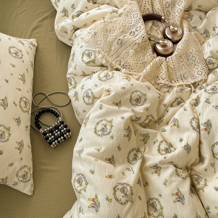 91家纺网 家纺一手货源 找家纺 彩韵家纺 2025新款超柔云感m印花双层纱四件套 兔兔诗园