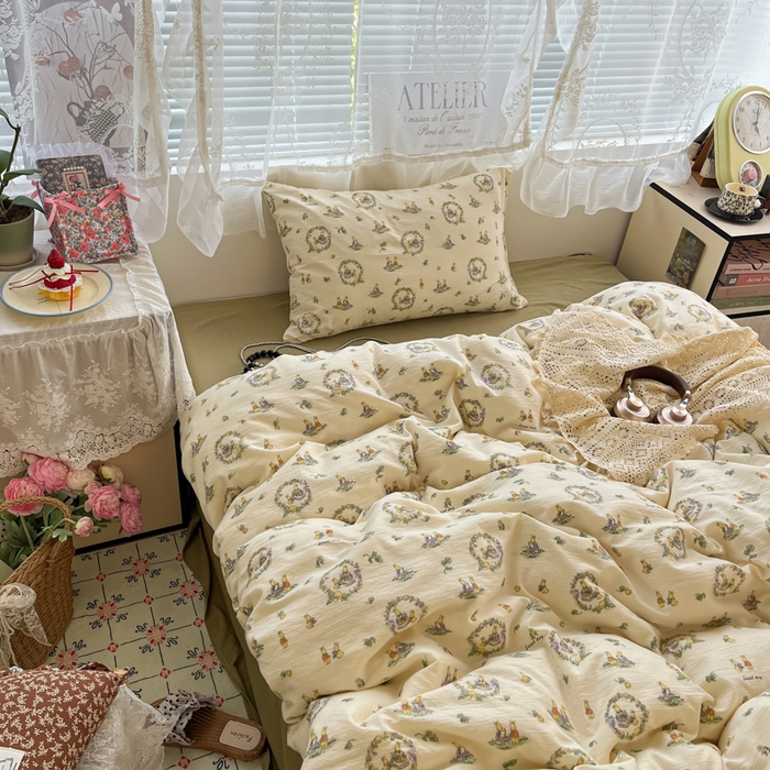 91家纺网 家纺一手货源 找家纺 彩韵家纺 2025新款超柔云感m印花双层纱四件套 兔兔诗园