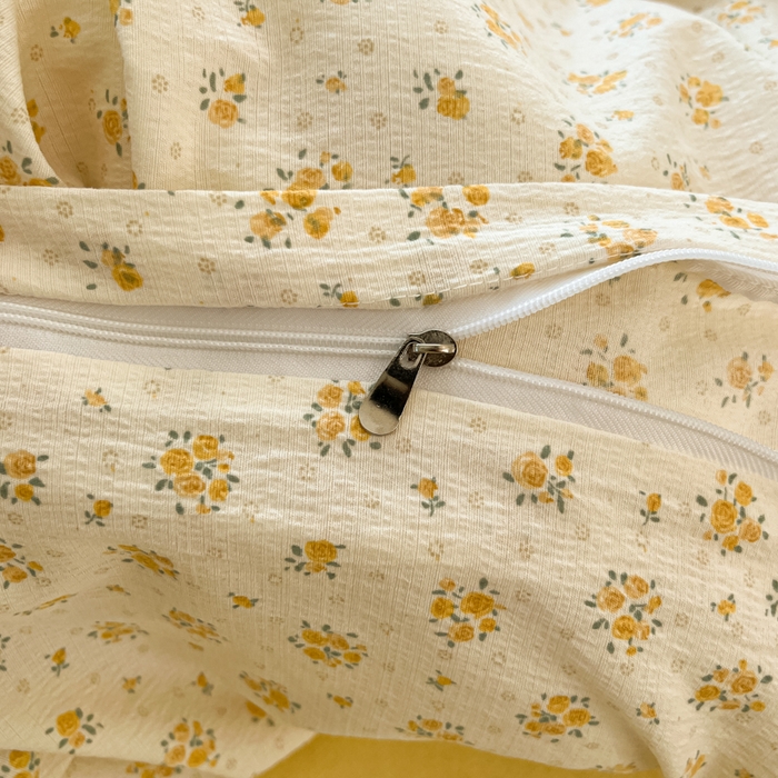 91家纺网 家纺一手货源 找家纺 彩韵家纺 2025新款超柔云感m印花双层纱四件套 星与玫瑰