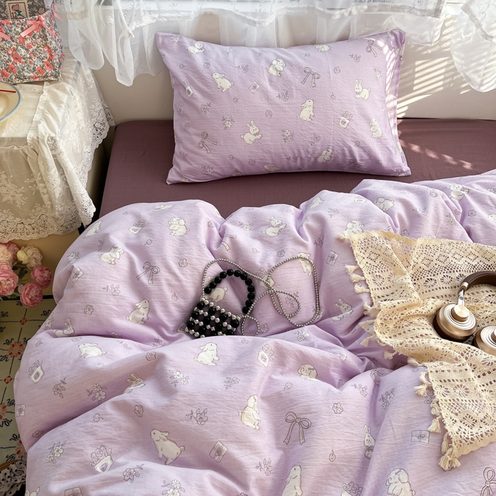 91家纺网 家纺一手货源 找家纺 彩韵家纺 2025新款超柔云感m印花双层纱四件套 逐花迷途