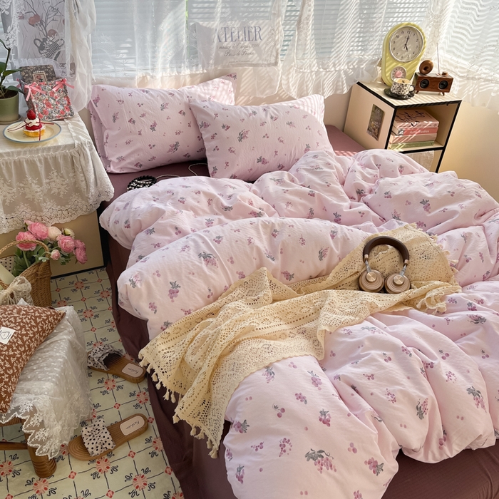 91家纺网 家纺一手货源 找家纺 彩韵家纺 2025新款超柔云感m印花双层纱四件套 紫气葡萄