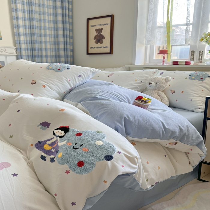 91家纺网 家纺一手货源 找家纺 喜颜 2025新款超柔水洗糯糯棉爆款毛巾绣四件套学生宿舍三件套 彩虹女孩-浅蓝