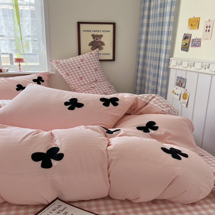 91家纺网 家纺一手货源 找家纺 喜颜 2025新款超柔水洗糯糯棉爆款毛巾绣四件套学生宿舍三件套 蝴蝶结-仙女粉