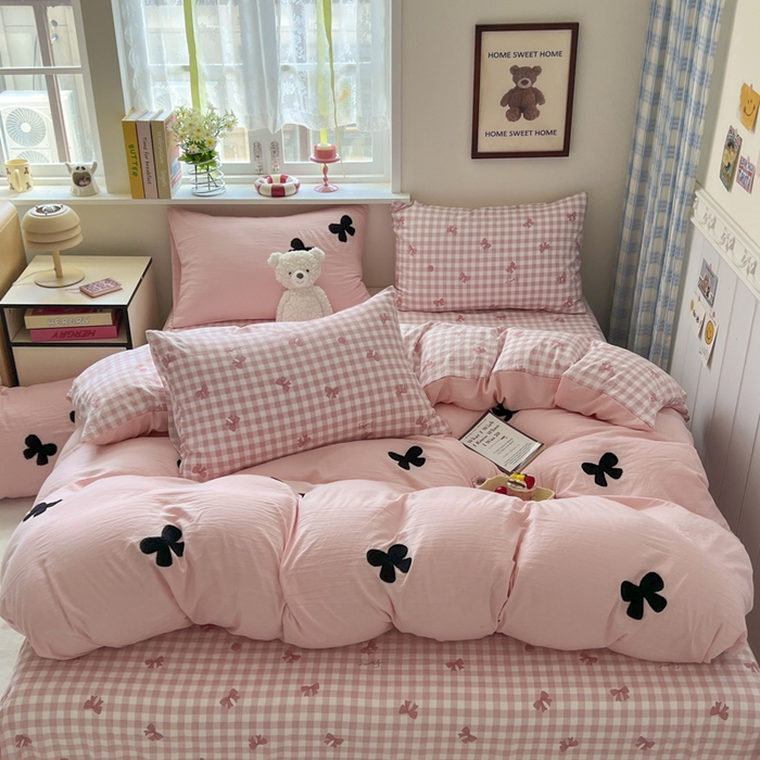 91家纺网 家纺一手货源 找家纺 喜颜 2025新款超柔水洗糯糯棉爆款毛巾绣四件套学生宿舍三件套 蝴蝶结-仙女粉