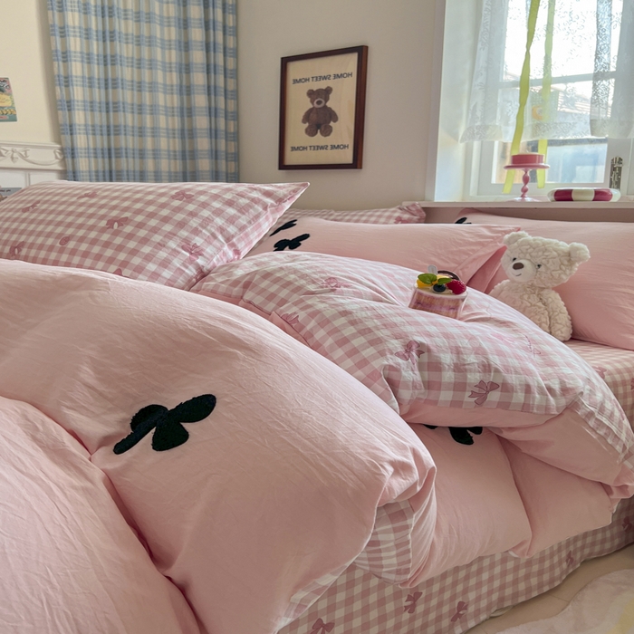 91家纺网 家纺一手货源 找家纺 喜颜 2025新款超柔水洗糯糯棉爆款毛巾绣四件套学生宿舍三件套 蝴蝶结-仙女粉