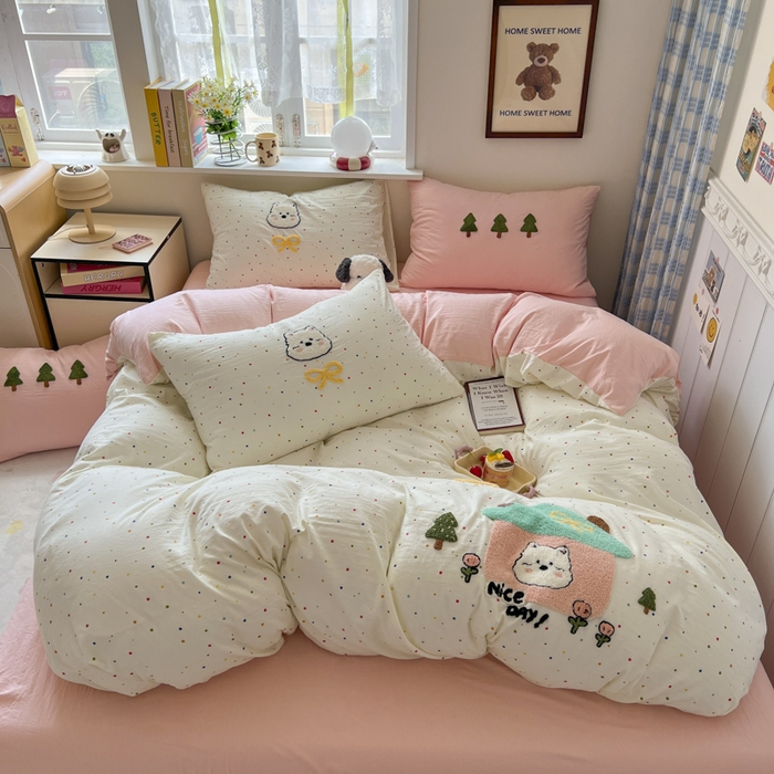 91家纺网 家纺一手货源 找家纺 喜颜 2025新款超柔水洗糯糯棉爆款毛巾绣四件套学生宿舍三件套 家有小熊