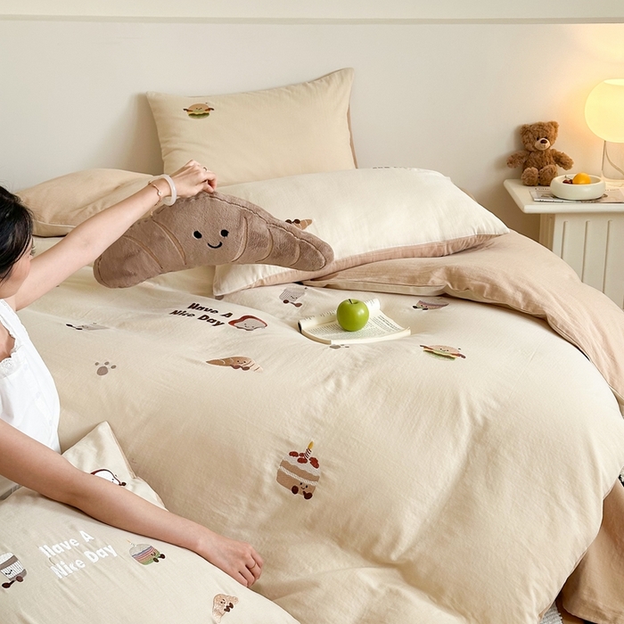 91家纺网 家纺一手货源 找家纺 （总）西西家居2025新款A类超柔有氧双层纱四件套-趣味可颂（券后不低于328）