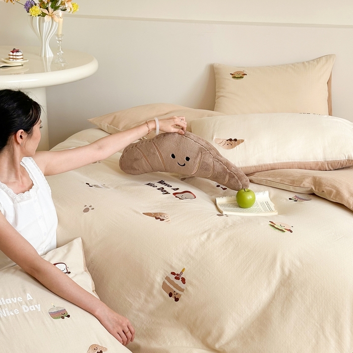 91家纺网 家纺一手货源 找家纺 （总）西西家居2025新款A类超柔有氧双层纱四件套-趣味可颂（券后不低于328）