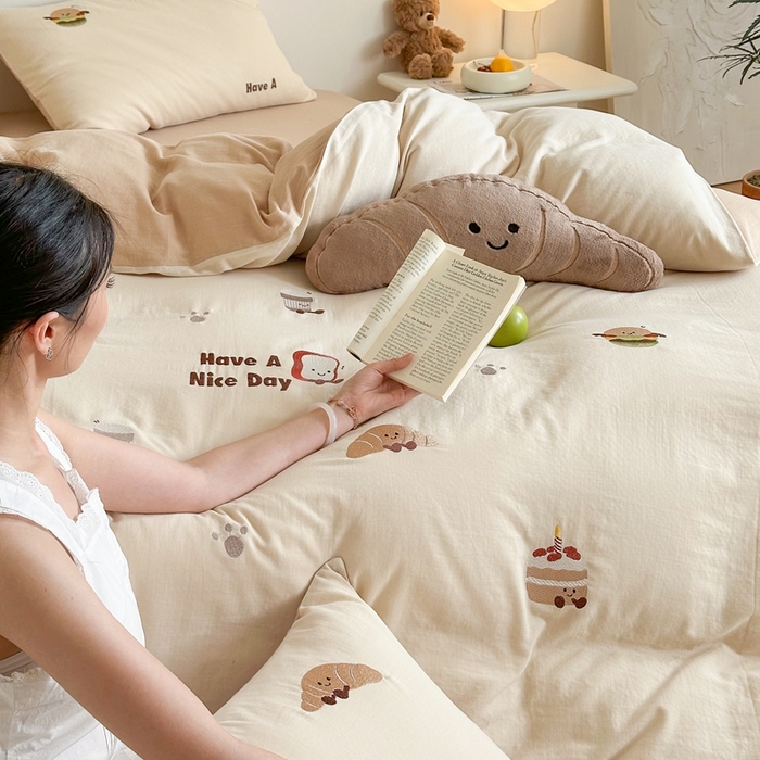 91家纺网 家纺一手货源 找家纺 （总）西西家居2025新款A类超柔有氧双层纱四件套-趣味可颂（券后不低于328）