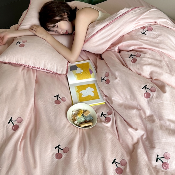 91家纺网 家纺一手货源 找家纺 西西家居2025新款A类超柔有氧双层纱四件套-樱桃（券后不低于328） 樱桃-粉