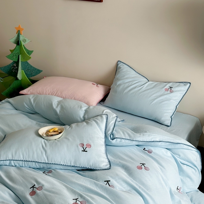 91家纺网 家纺一手货源 找家纺 西西家居2025新款A类超柔有氧双层纱四件套-樱桃（券后不低于328） 樱桃-蓝