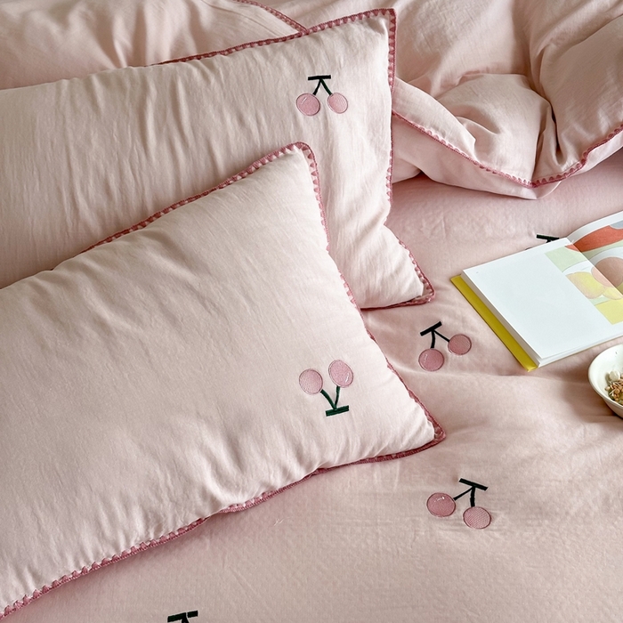 91家纺网 家纺一手货源 找家纺 西西家居2025新款A类超柔有氧双层纱四件套-樱桃（券后不低于328） 樱桃-粉