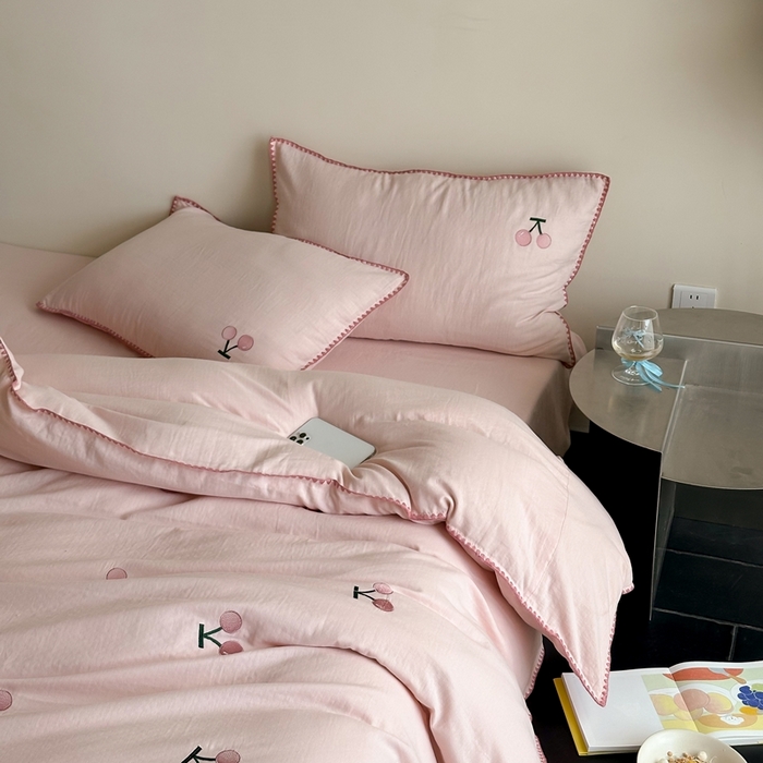 91家纺网 家纺一手货源 找家纺 西西家居2025新款A类超柔有氧双层纱四件套-樱桃（券后不低于328） 樱桃-粉