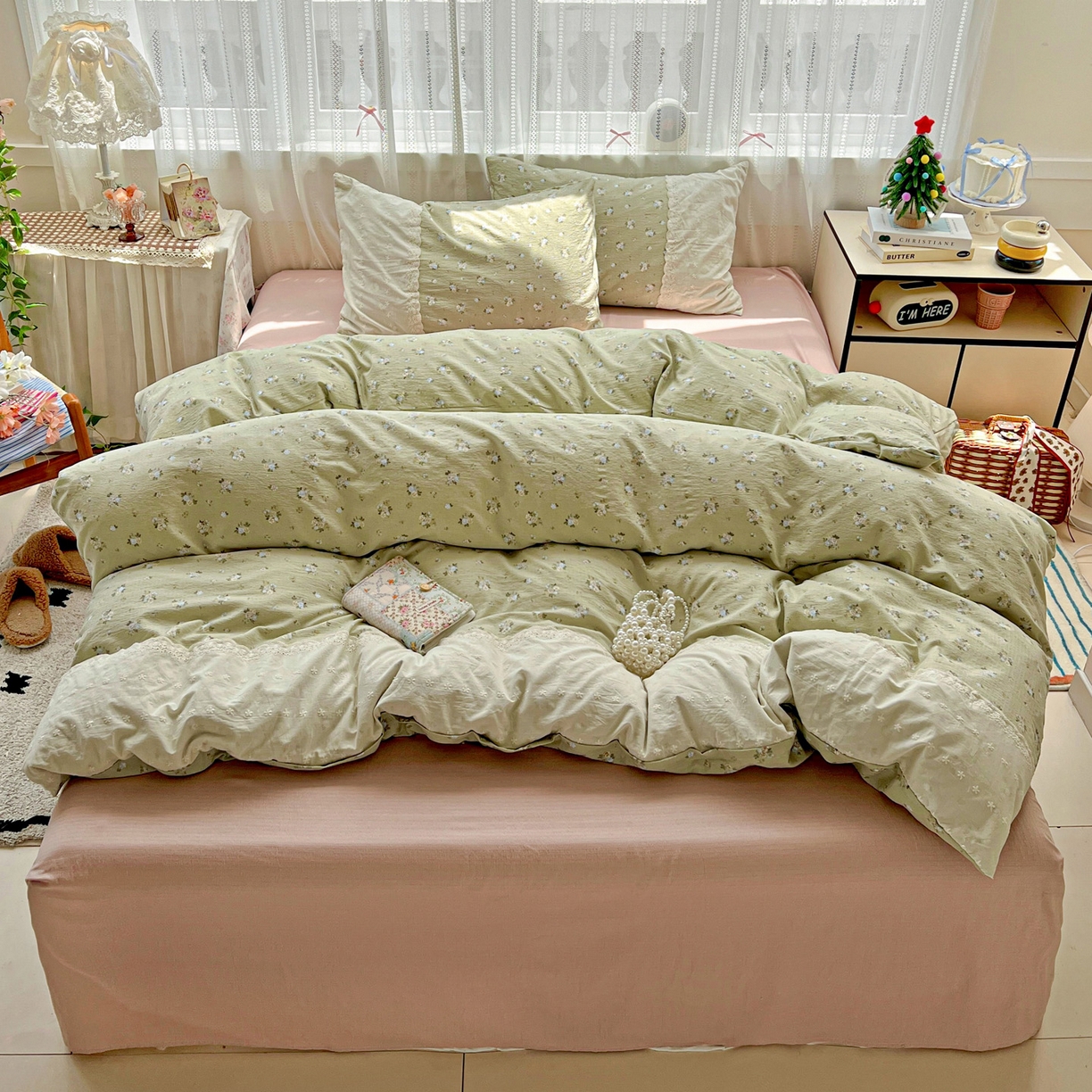 91家纺网 家纺一手货源 找家纺 喜颜 2025新款云感木棉双层纱贴布花边爆款四件套 初春-（贴布画布）