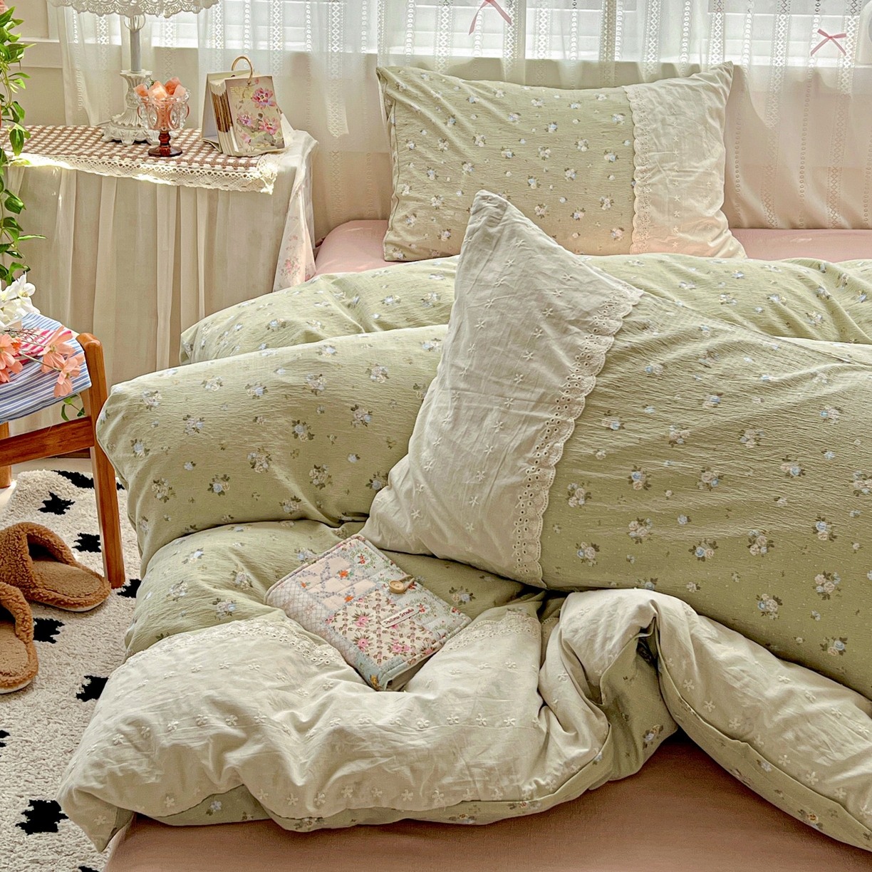 91家纺网 家纺一手货源 找家纺 喜颜 2025新款云感木棉双层纱贴布花边爆款四件套 初春-（贴布画布）