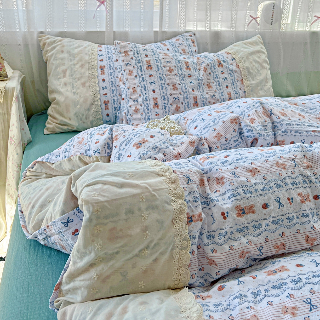 91家纺网 家纺一手货源 找家纺 喜颜 2025新款云感木棉双层纱贴布花边爆款四件套 发式庄园-（贴布花边）