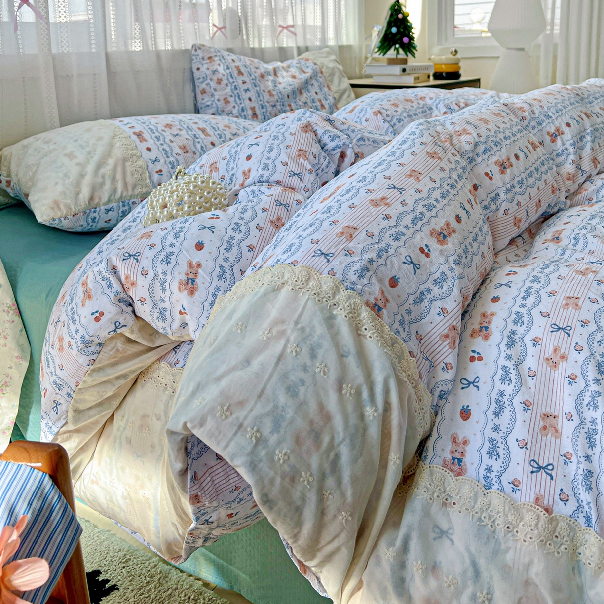 91家纺网 家纺一手货源 找家纺 喜颜 2025新款云感木棉双层纱贴布花边爆款四件套 发式庄园-（贴布花边）