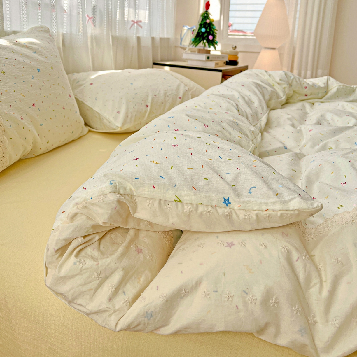 91家纺网 家纺一手货源 找家纺 喜颜 2025新款云感木棉双层纱贴布花边爆款四件套 繁星点点-（贴布花边）