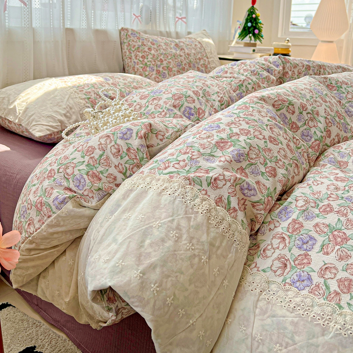 91家纺网 家纺一手货源 找家纺 喜颜 2025新款云感木棉双层纱贴布花边爆款四件套 粉郁-（贴布花边）