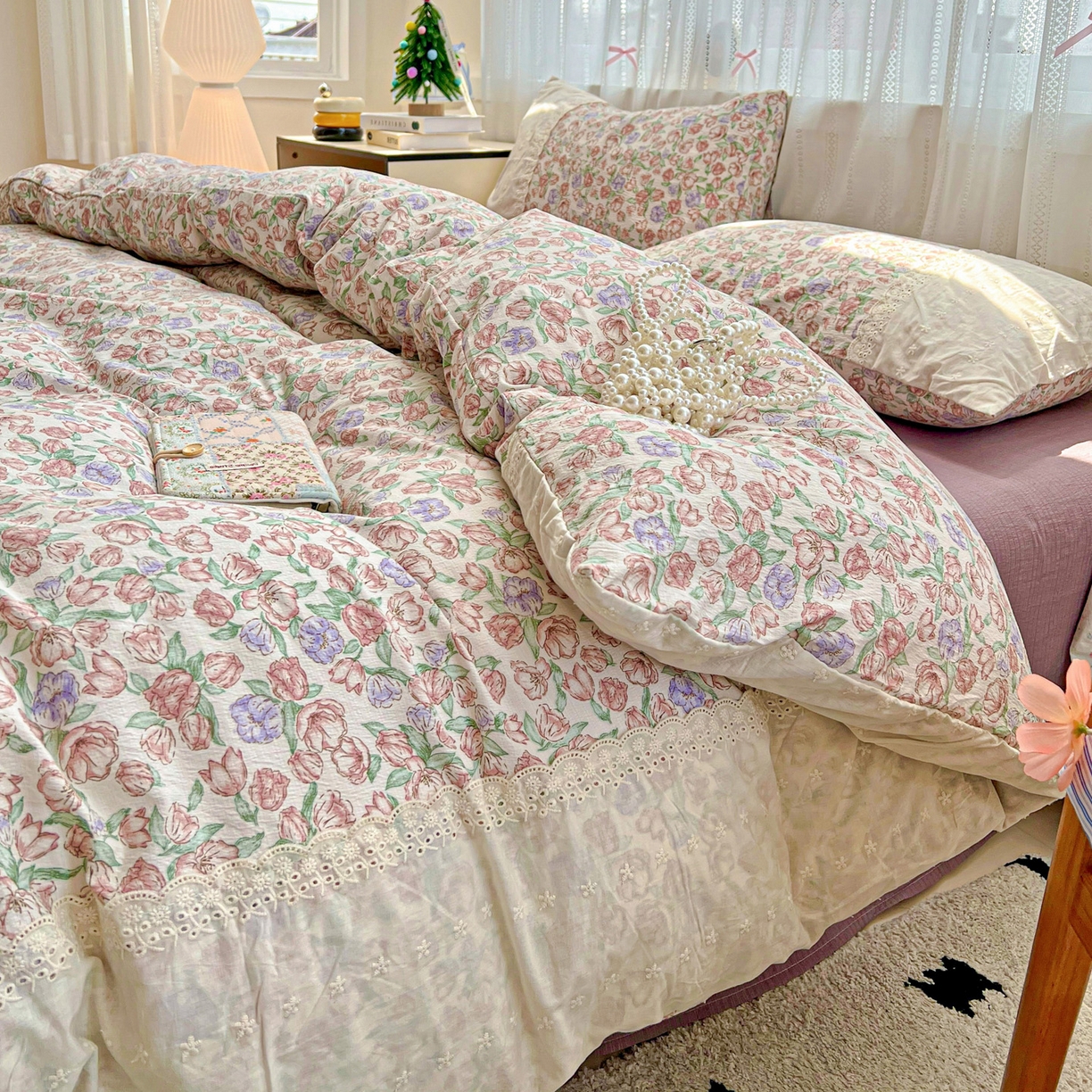 91家纺网 家纺一手货源 找家纺 喜颜 2025新款云感木棉双层纱贴布花边爆款四件套 粉郁-（贴布花边）