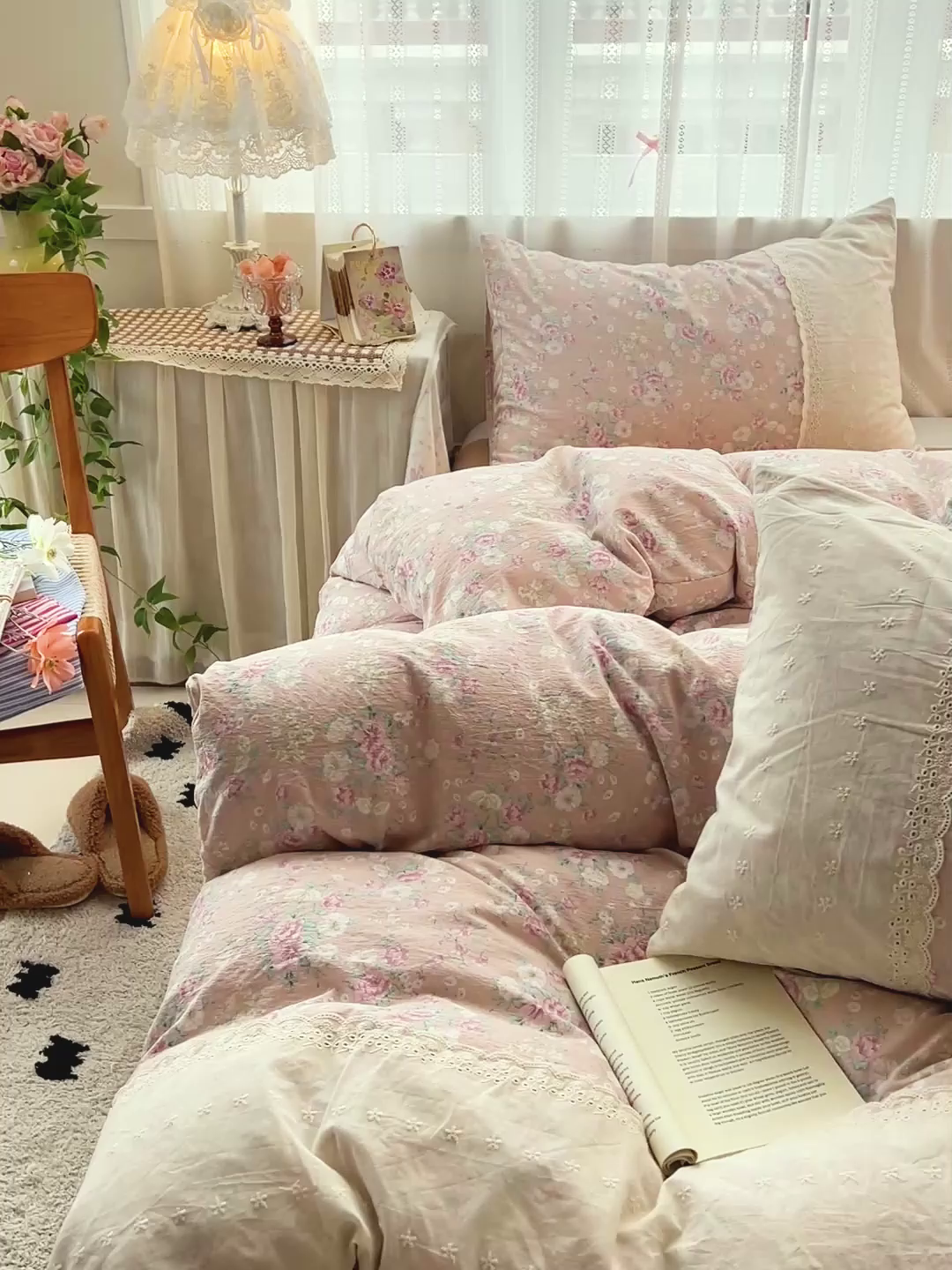 91家纺网 家纺一手货源 找家纺 喜颜 2025新款云感木棉双层纱贴布花边爆款四件套 漫花田-（贴布花边）