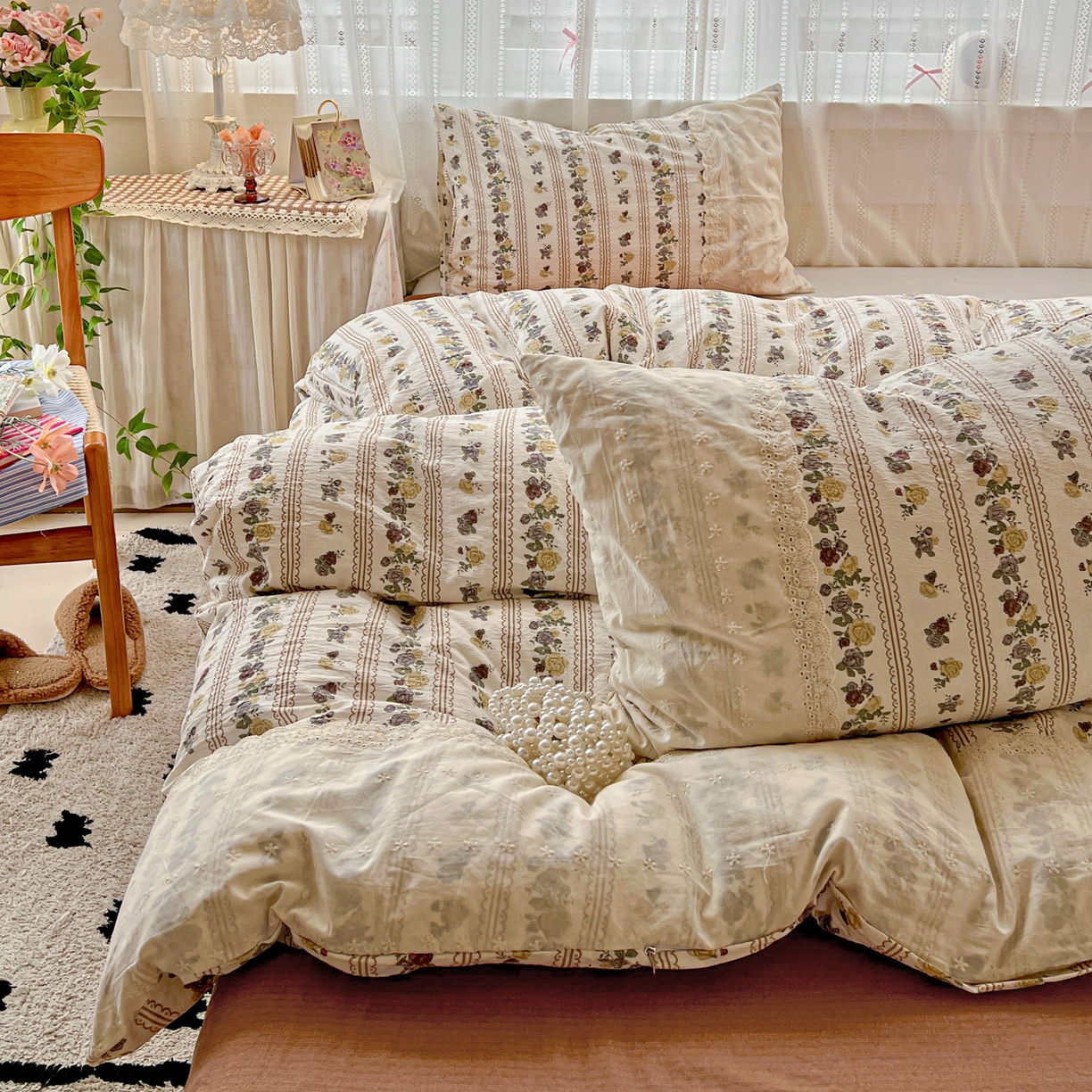 91家纺网 家纺一手货源 找家纺 喜颜 2025新款云感木棉双层纱贴布花边爆款四件套 玫瑰庄园-(贴布花边）