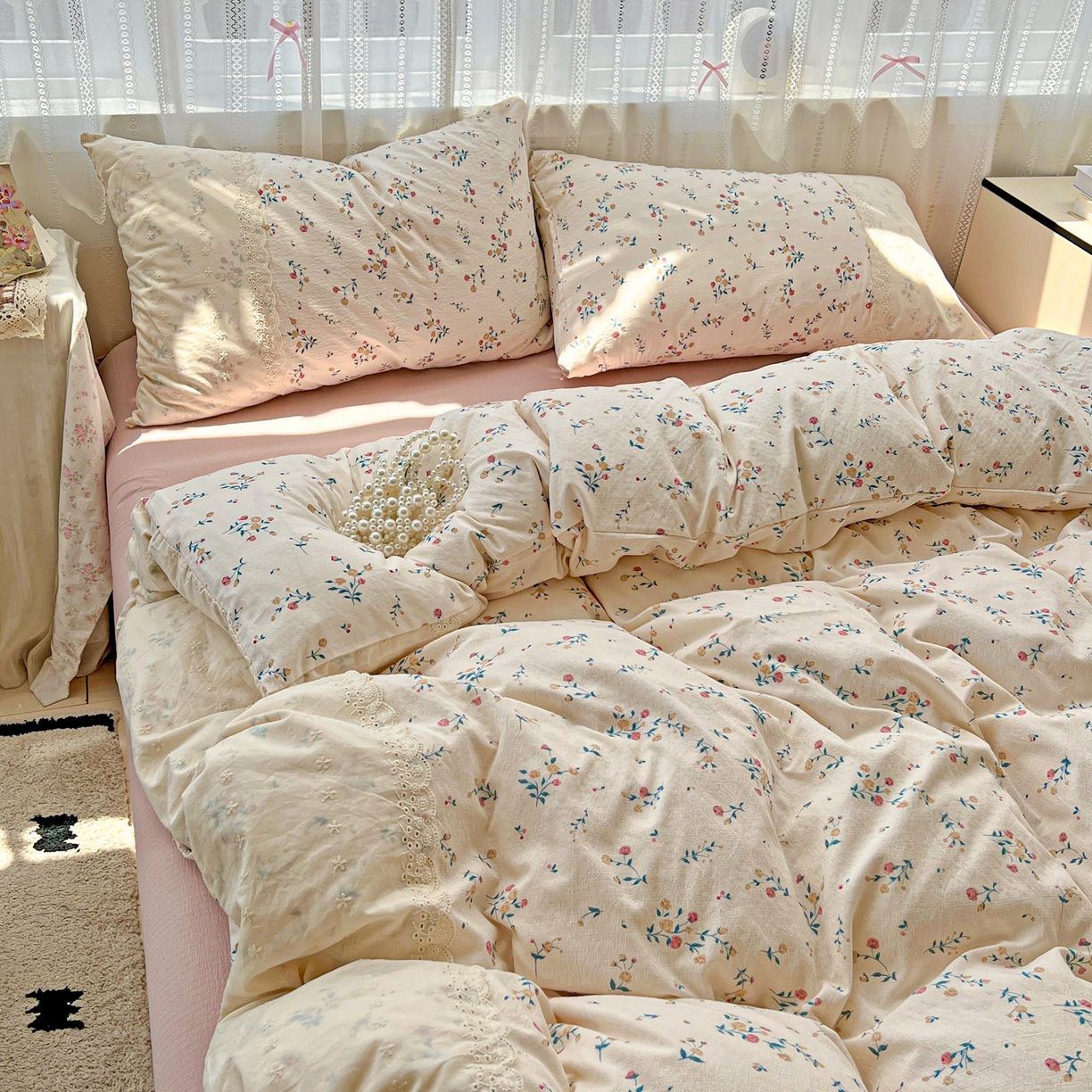 91家纺网 家纺一手货源 找家纺 喜颜 2025新款云感木棉双层纱贴布花边爆款四件套 沐风-（贴布花边）