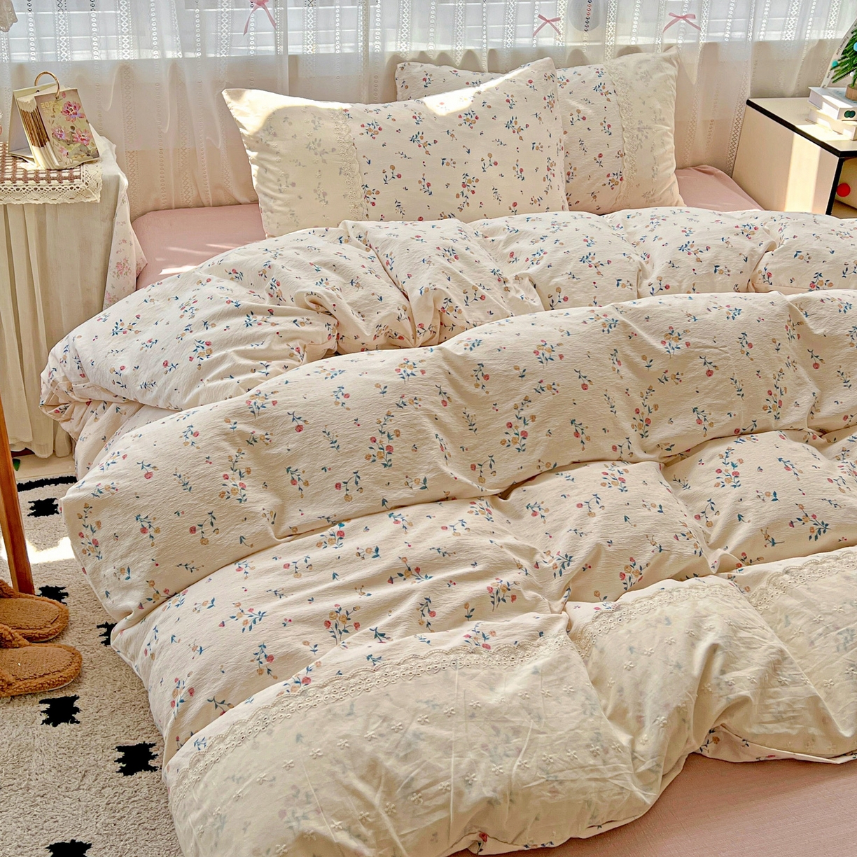 91家纺网 家纺一手货源 找家纺 喜颜 2025新款云感木棉双层纱贴布花边爆款四件套 沐风-（贴布花边）