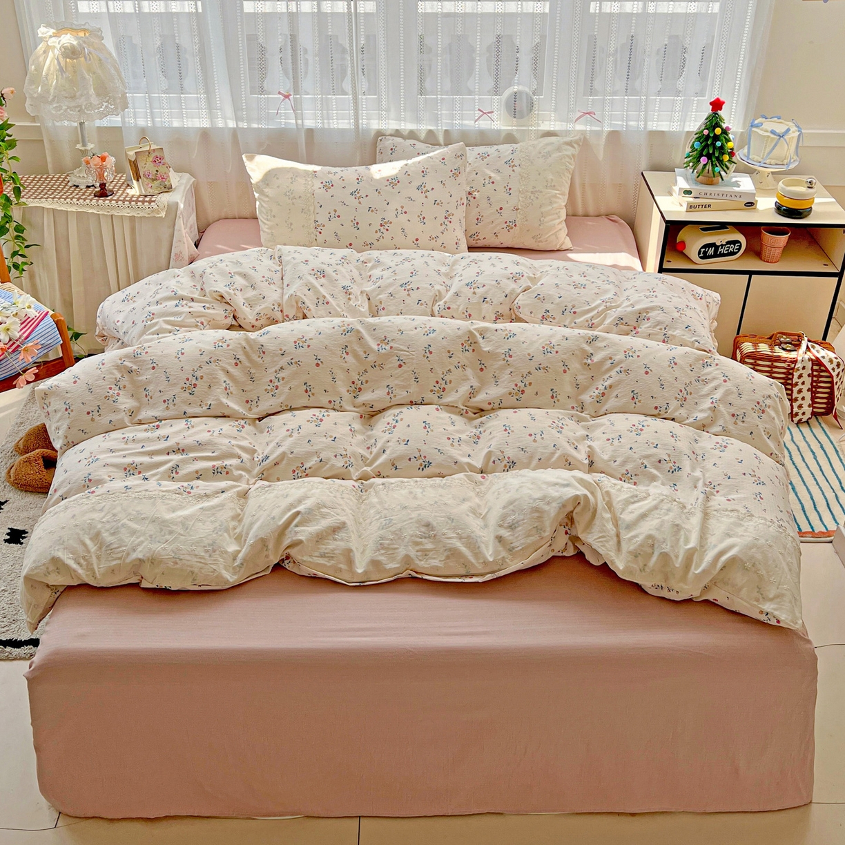 91家纺网 家纺一手货源 找家纺 喜颜 2025新款云感木棉双层纱贴布花边爆款四件套 沐风-（贴布花边）