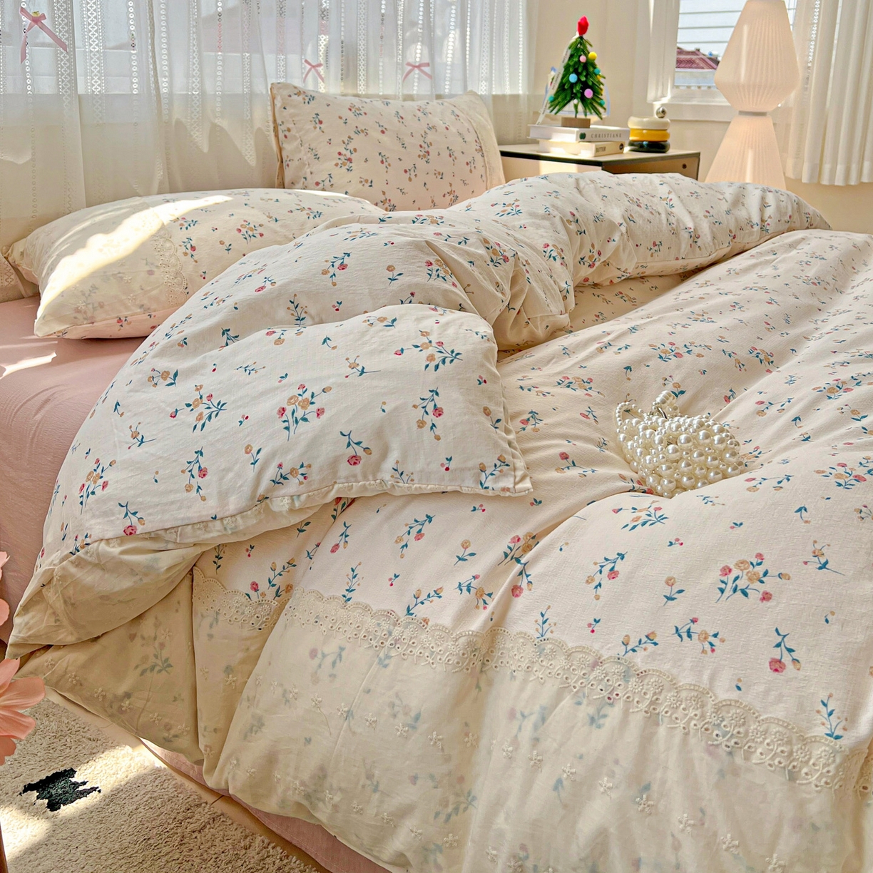 91家纺网 家纺一手货源 找家纺 喜颜 2025新款云感木棉双层纱贴布花边爆款四件套 沐风-（贴布花边）