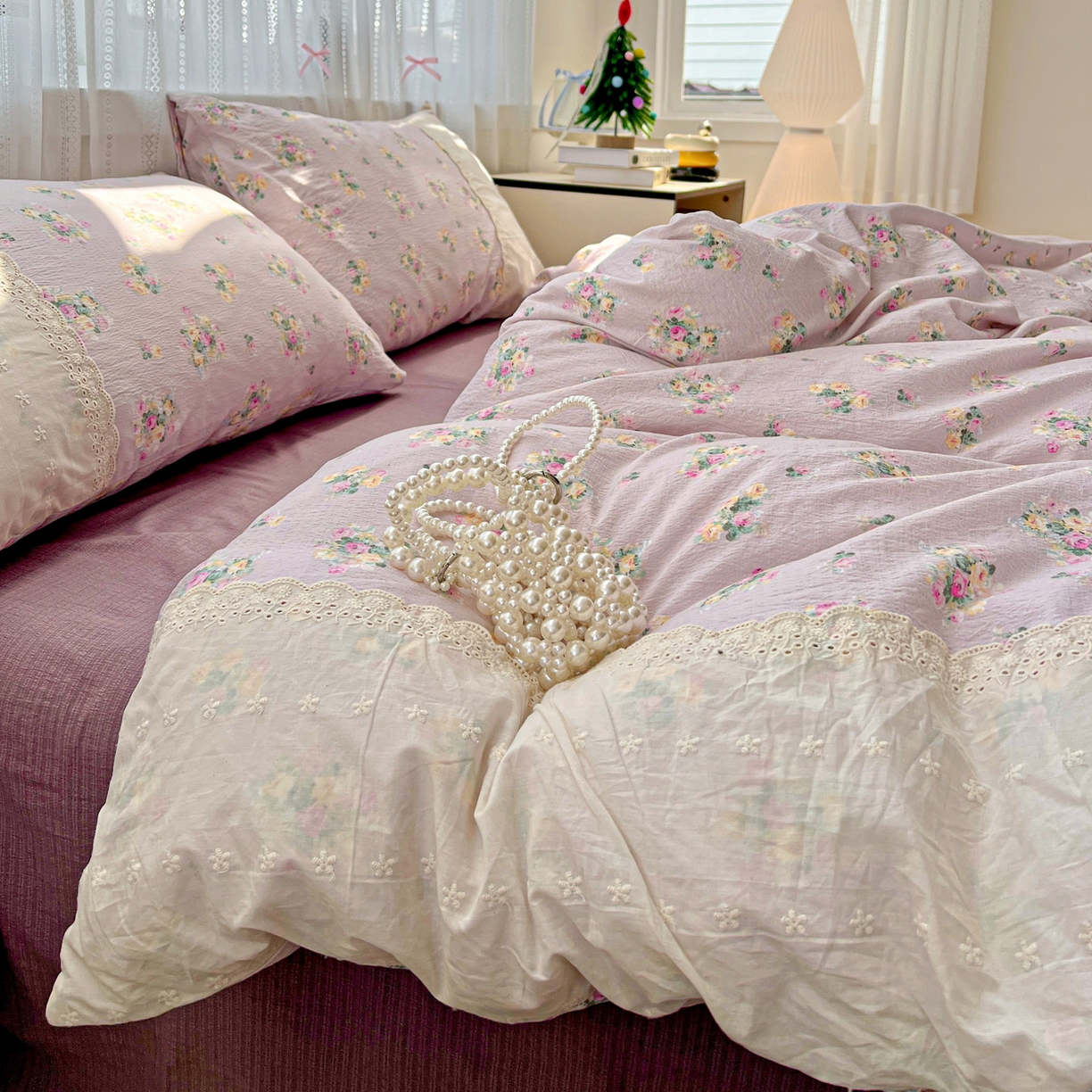 91家纺网 家纺一手货源 找家纺 喜颜 2025新款云感木棉双层纱贴布花边爆款四件套 荔纱-（贴布花边）