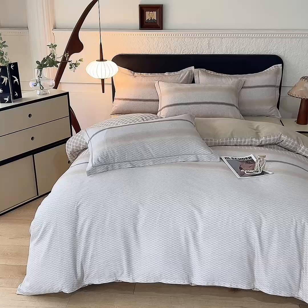 91家纺网 家纺一手货源 找家纺 磨毛世家家纺2025新款金太阳铂金四件套加厚四件套 流年