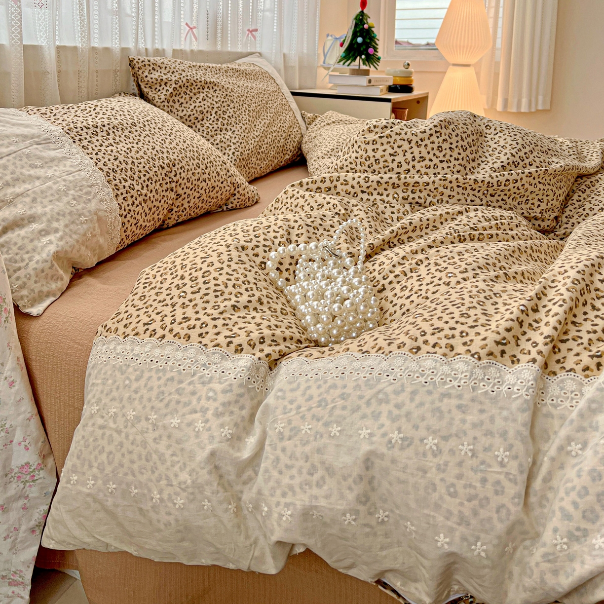 91家纺网 家纺一手货源 找家纺 （总）喜颜 2025新款云感木棉双层纱贴布花边爆款四件套