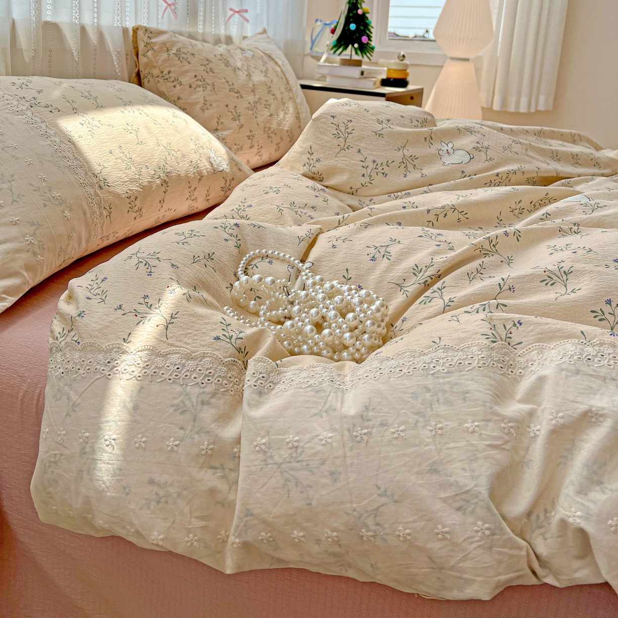 91家纺网 家纺一手货源 找家纺 （总）喜颜 2025新款云感木棉双层纱贴布花边爆款四件套