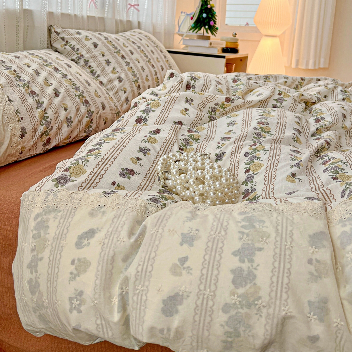 91家纺网 家纺一手货源 找家纺 （总）喜颜 2025新款云感木棉双层纱贴布花边爆款四件套