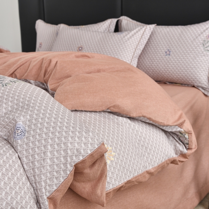 91家纺网 家纺一手货源 找家纺 磨毛世家家纺2025新款金太阳铂金四件套加厚四件套 轻语