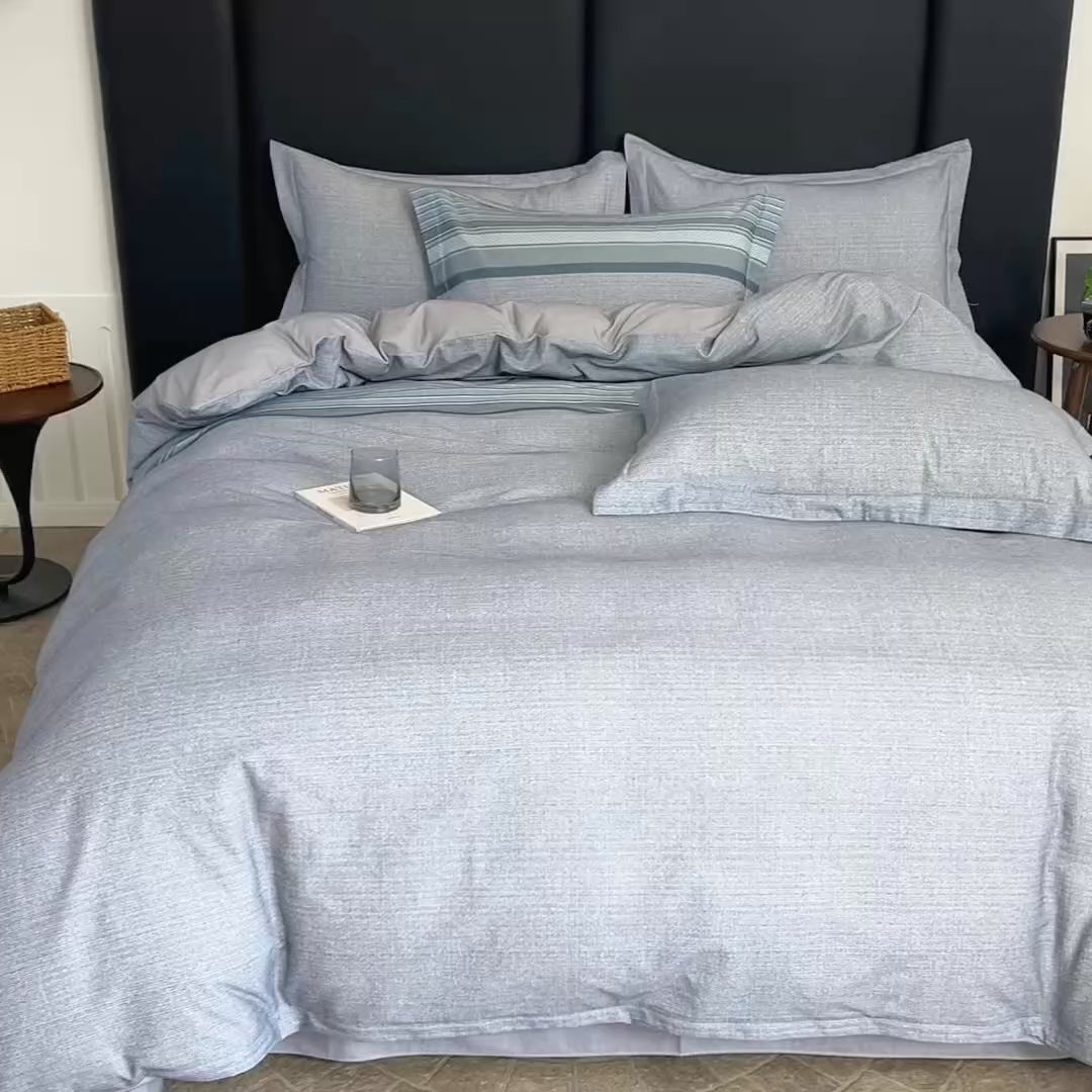 91家纺网 家纺一手货源 找家纺 磨毛世家家纺2025新款金太阳铂金四件套加厚四件套 甜美条