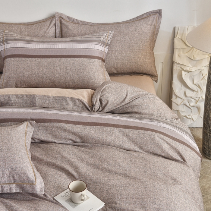 91家纺网 家纺一手货源 找家纺 磨毛世家家纺2025新款金太阳铂金四件套加厚四件套 甜美条-红咖