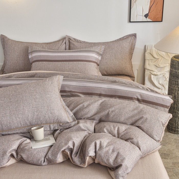 91家纺网 家纺一手货源 找家纺 磨毛世家家纺2025新款金太阳铂金四件套加厚四件套 甜美条-红咖