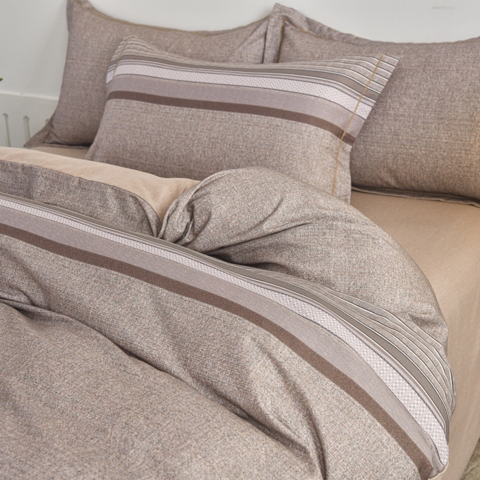 91家纺网 家纺一手货源 找家纺 磨毛世家家纺2025新款金太阳铂金四件套加厚四件套 甜美条-红咖