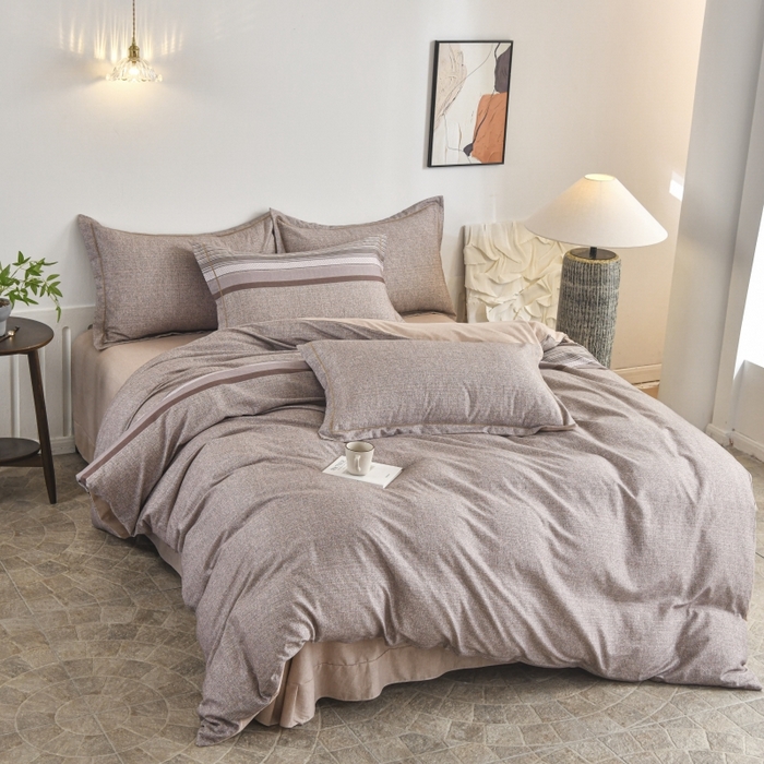 91家纺网 家纺一手货源 找家纺 磨毛世家家纺2025新款金太阳铂金四件套加厚四件套 甜美条-红咖