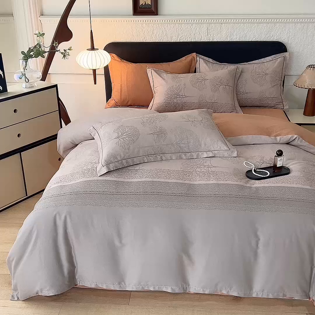 91家纺网 家纺一手货源 找家纺 磨毛世家家纺2025新款金太阳铂金四件套加厚四件套 依恋