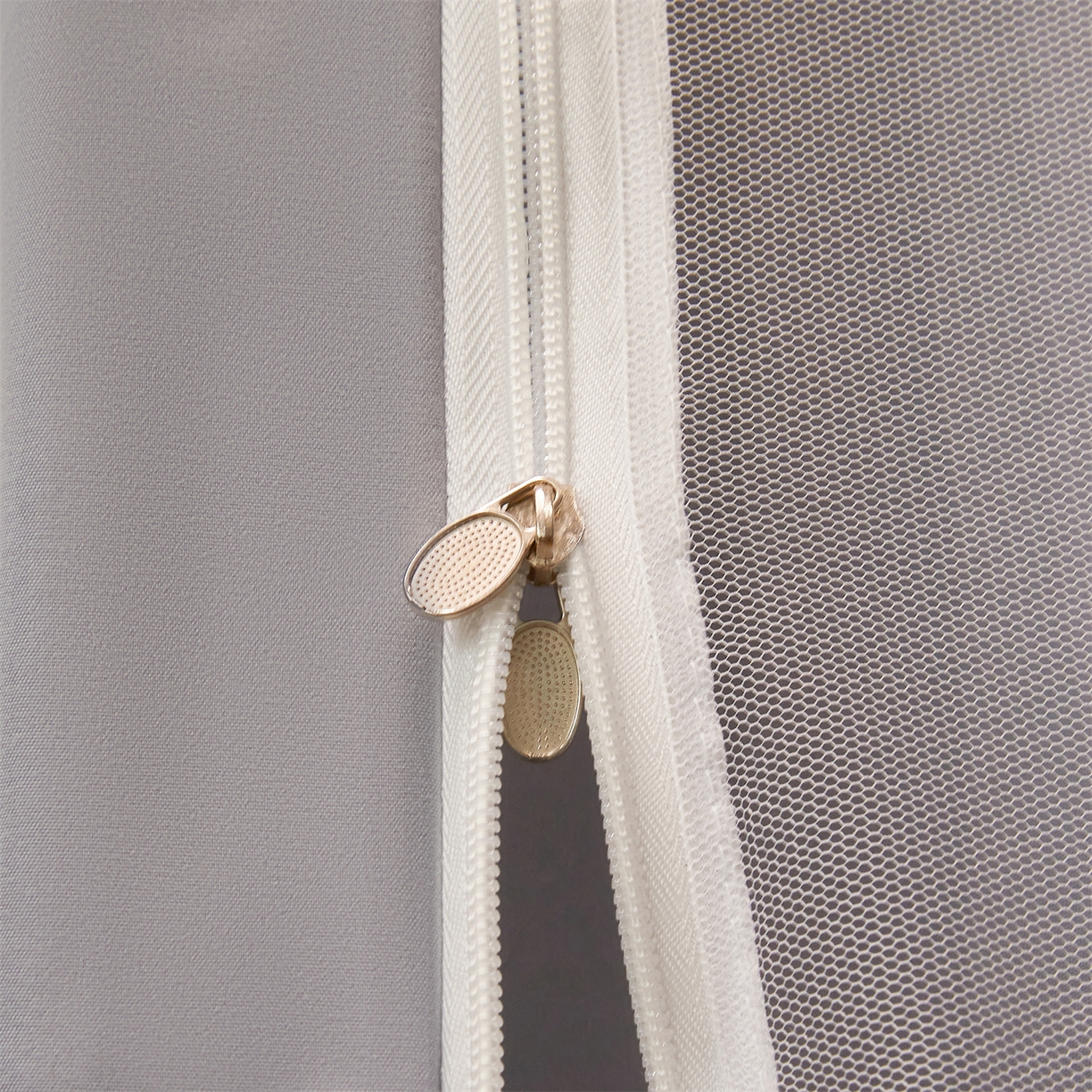 91家纺网 家纺一手货源 找家纺 笙意家纺 2025新款学生季学生宿舍遮光床帘蚊帐 花期-浅灰