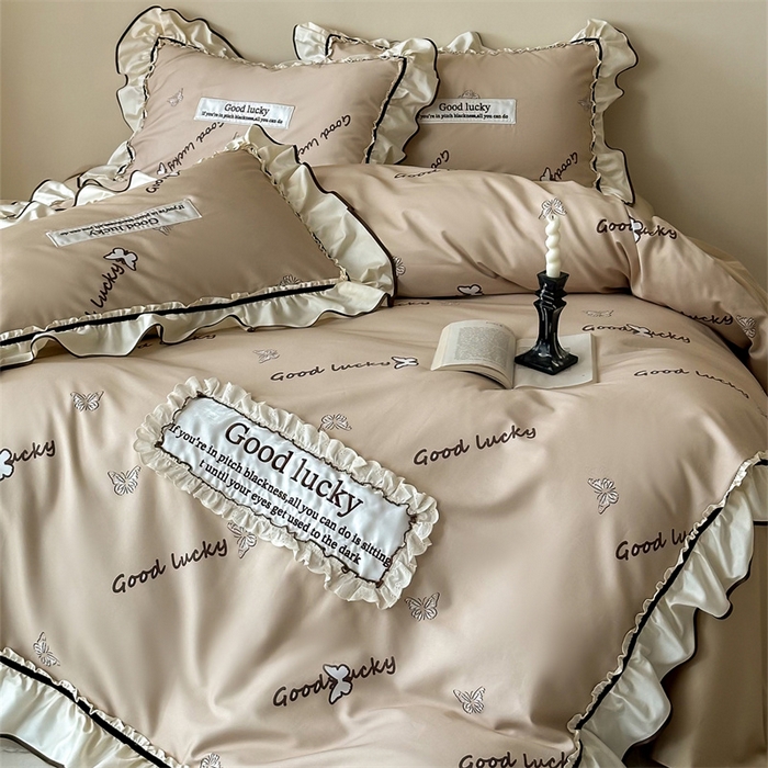 91家纺网 家纺一手货源 找家纺 宏羽纺家纺 2025新款100s全棉纯棉贡缎司马棉法式刺绣花边四件套花园之梦-奶咖