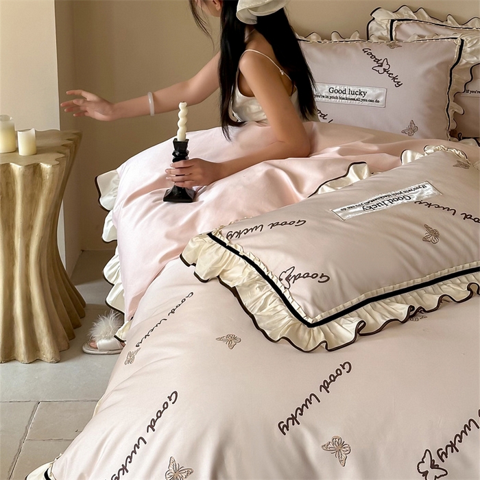 91家纺网 家纺一手货源 找家纺 宏羽纺家纺 2025新款100s全棉纯棉贡缎司马棉法式刺绣花边四件套花园之梦-胭脂粉